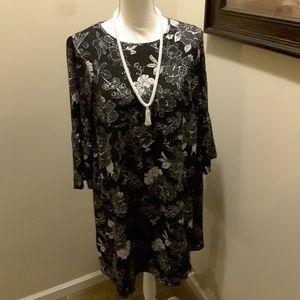 Isabel Maternity black white floral dress size M